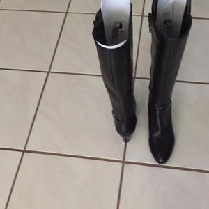 Nine West Black leather boots size 7